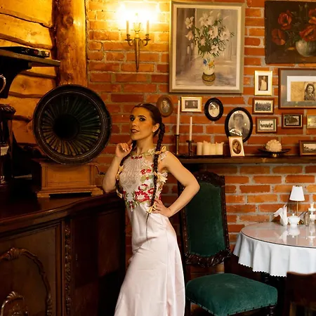 Retrohouse -wypoczynek Bez Dzieci-zadzwon ! (adults Only) Bed and Breakfast